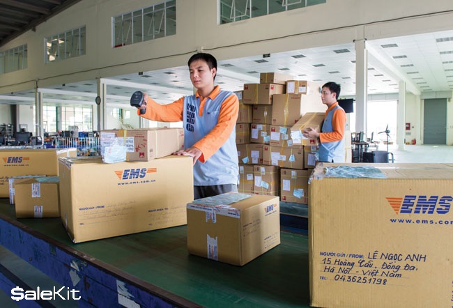 gửi h&agrave;ng qua bưu điện