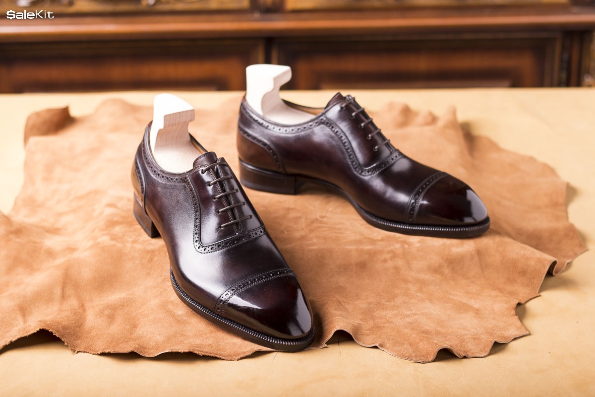 Mở cửa h&agrave;ng kinh doanh gi&agrave;y d&eacute;p