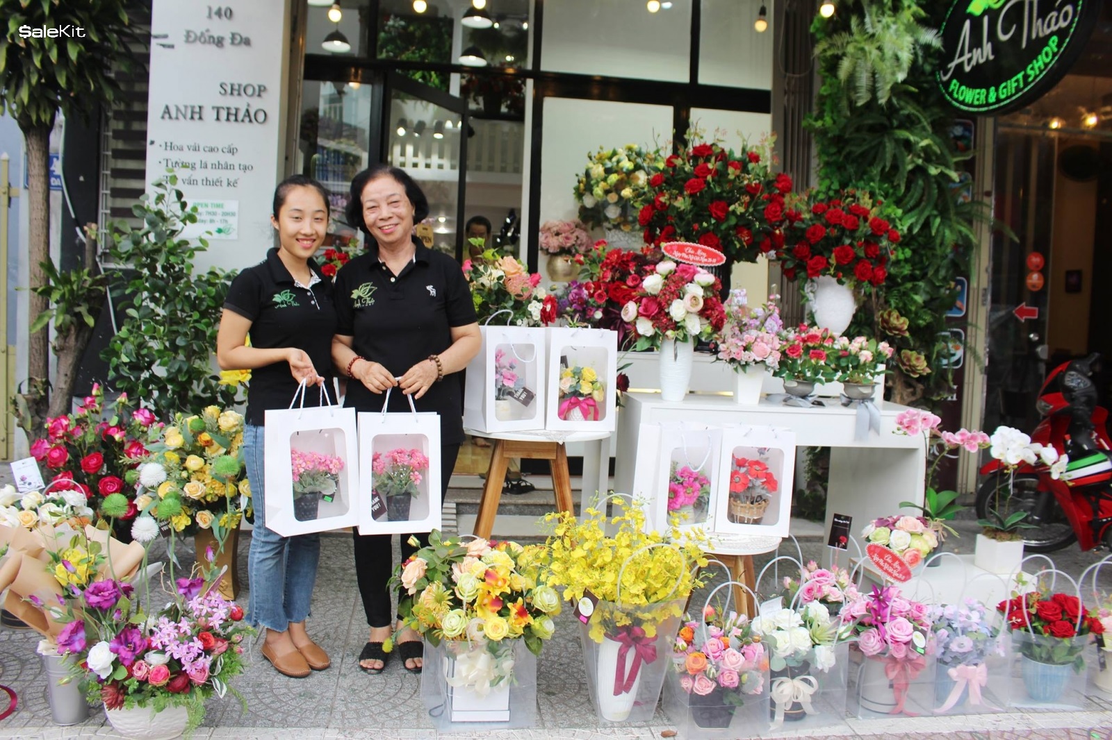 Nguồn h&agrave;ng hoa giả