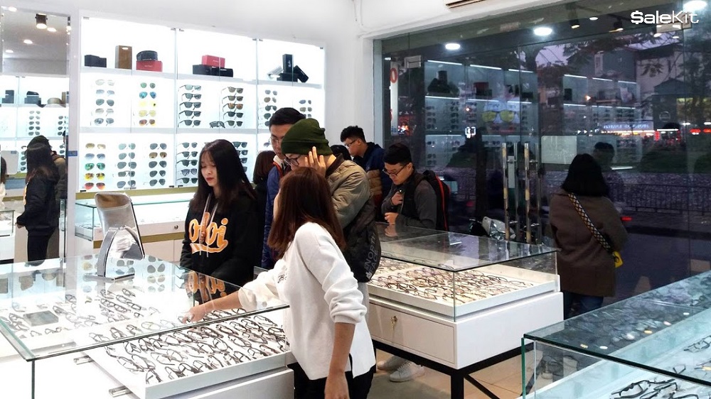 mở cửa h&agrave;ng b&aacute;n k&iacute;nh mắt