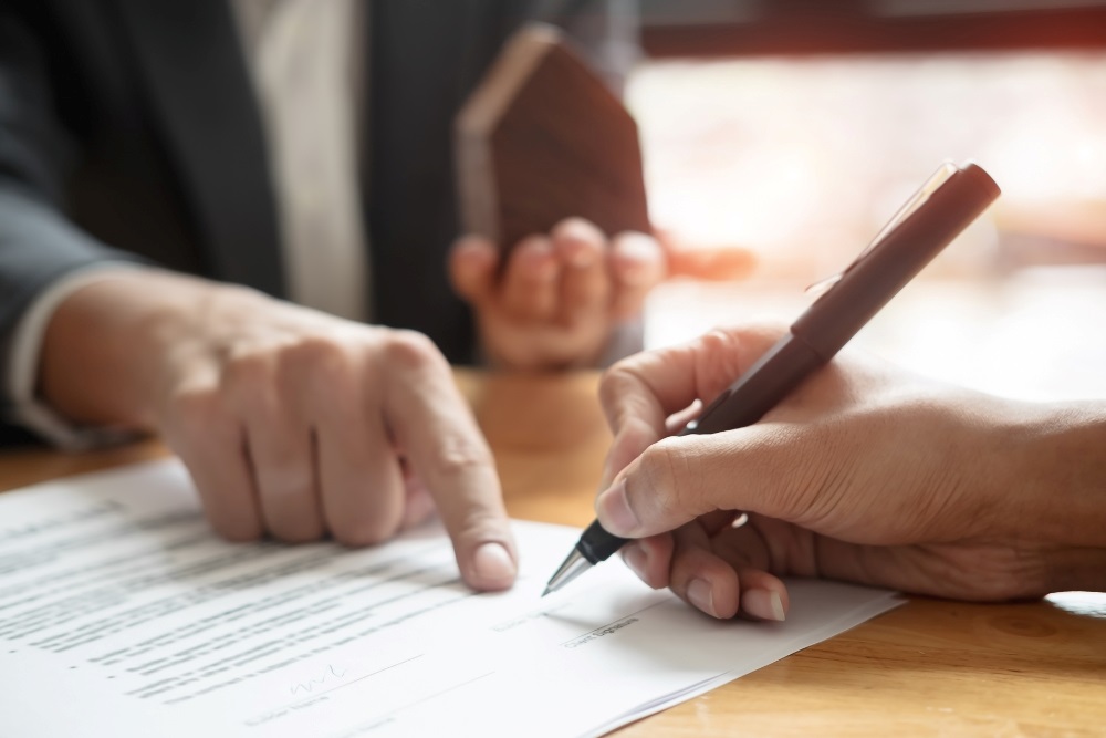 B&aacute;n h&agrave;ng qua đại l&yacute; phải c&oacute; hợp đồng r&otilde; r&agrave;ng 