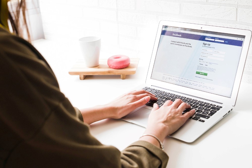 T&igrave;m hiểu c&ocirc;ng cụ hỗ trợ b&aacute;n h&agrave;ng online tr&ecirc;n Facebook