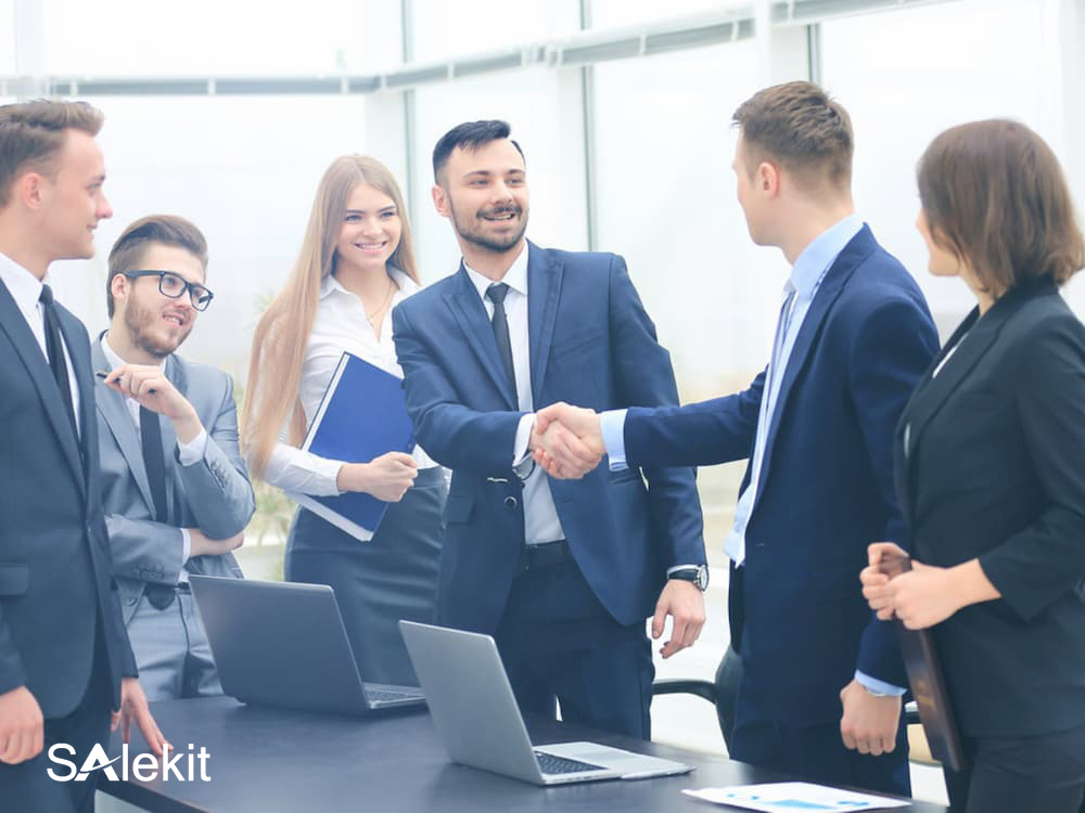 nhan vien kinh doanh la gi